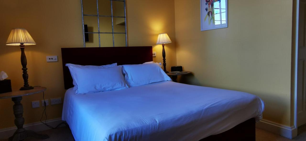 Buccleuch And Queensberry Arms Hotel Thornhill  Eksteriør billede
