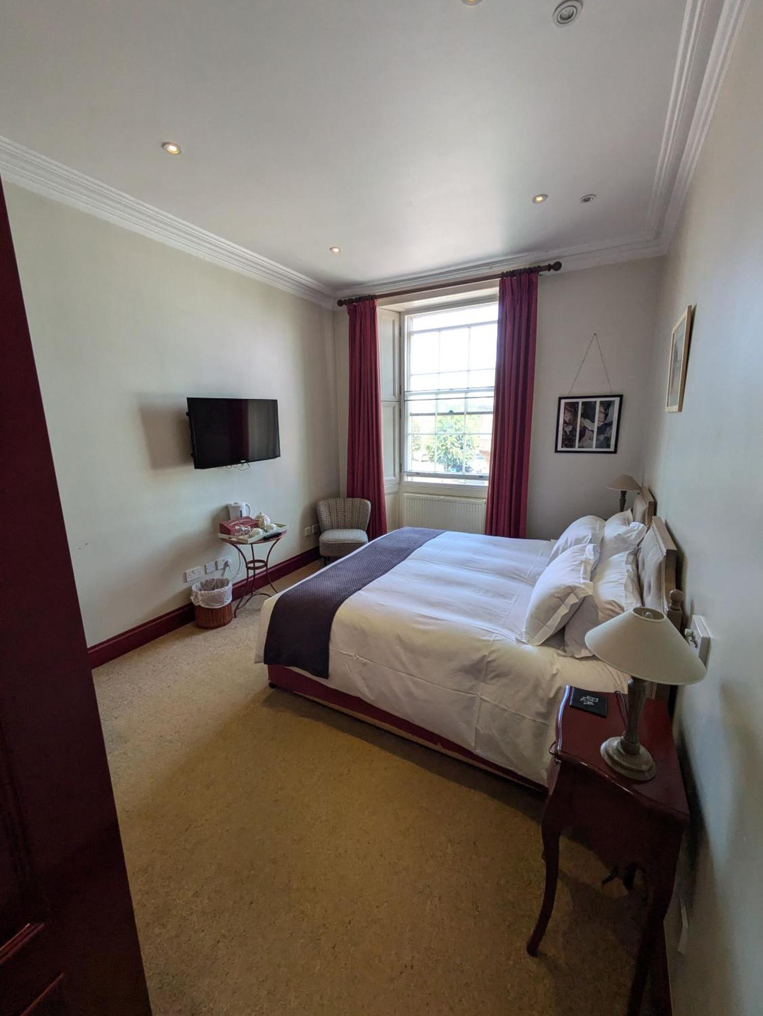 Buccleuch And Queensberry Arms Hotel Thornhill  Eksteriør billede